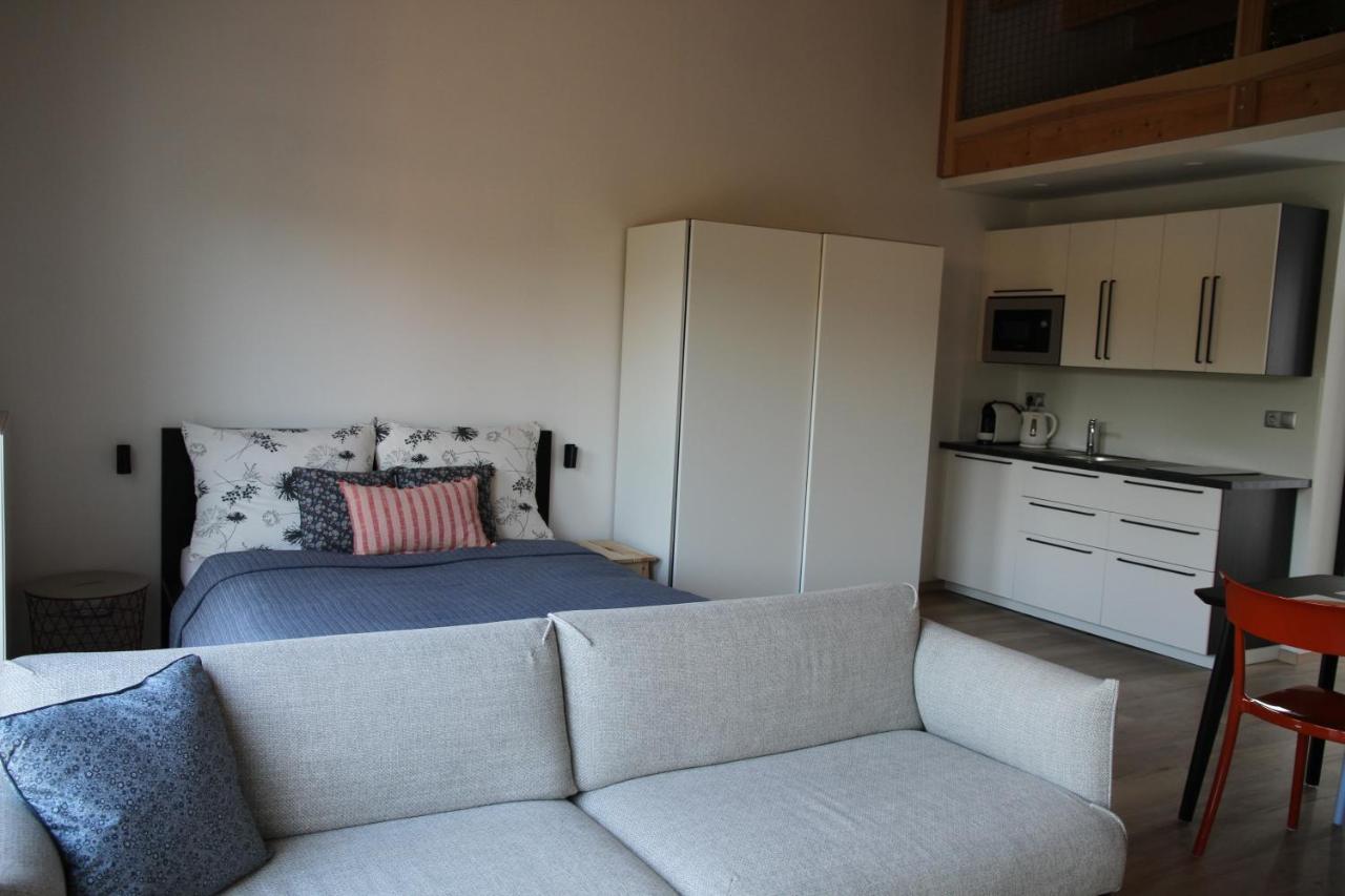 Apartmany Hluboka Nad Vltavou S Vyhledem Na Zamek Exterior foto